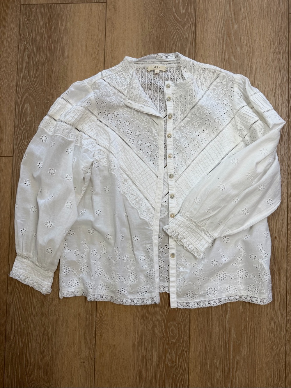 American Eagle Outfitters White Eyelet Lace Button-Up Blouse